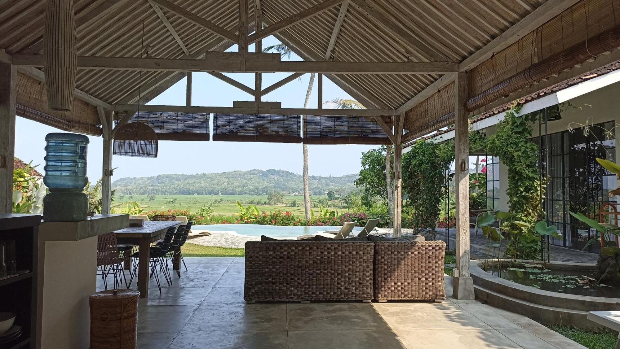Sunmoonstarvillas Yogyakarta Jarakan Exterior photo
