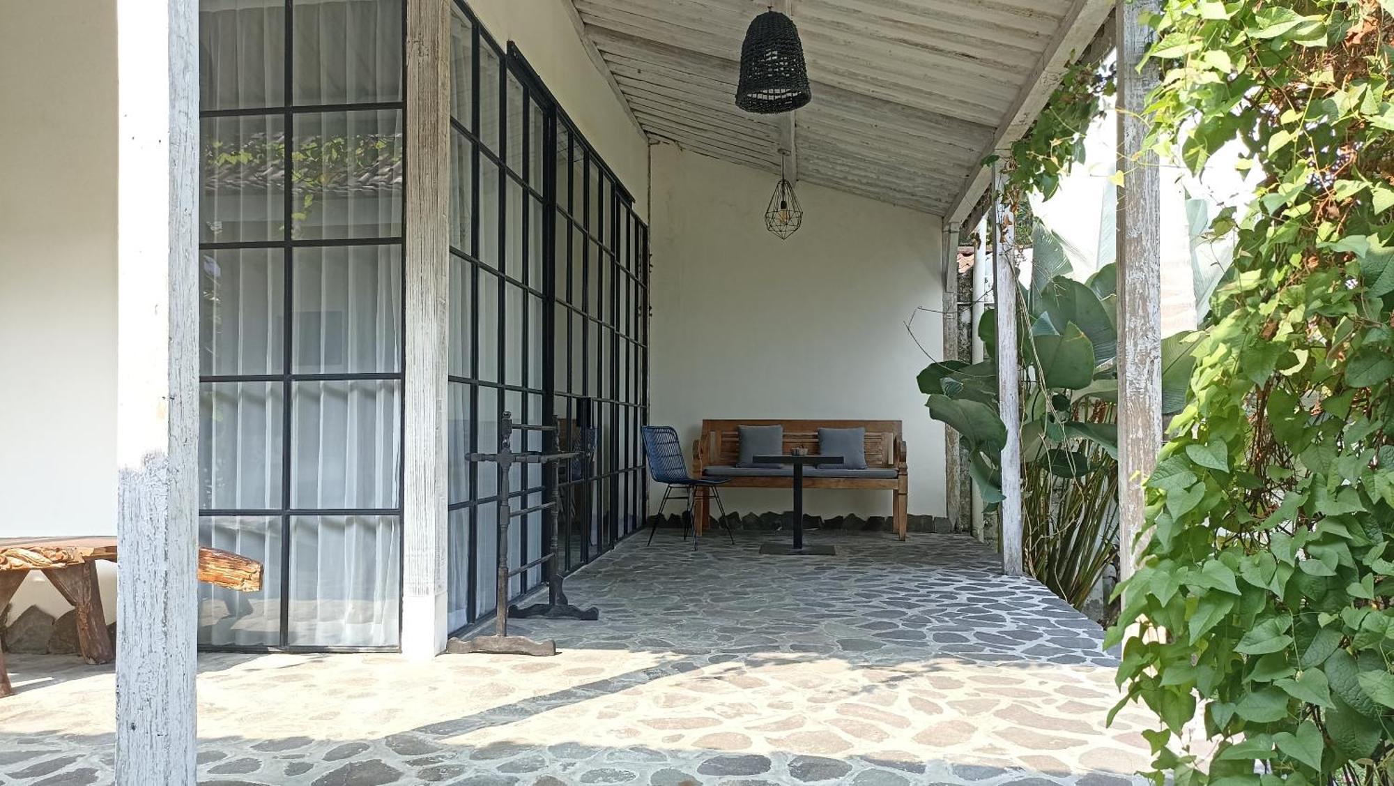 Sunmoonstarvillas Yogyakarta Jarakan Exterior photo