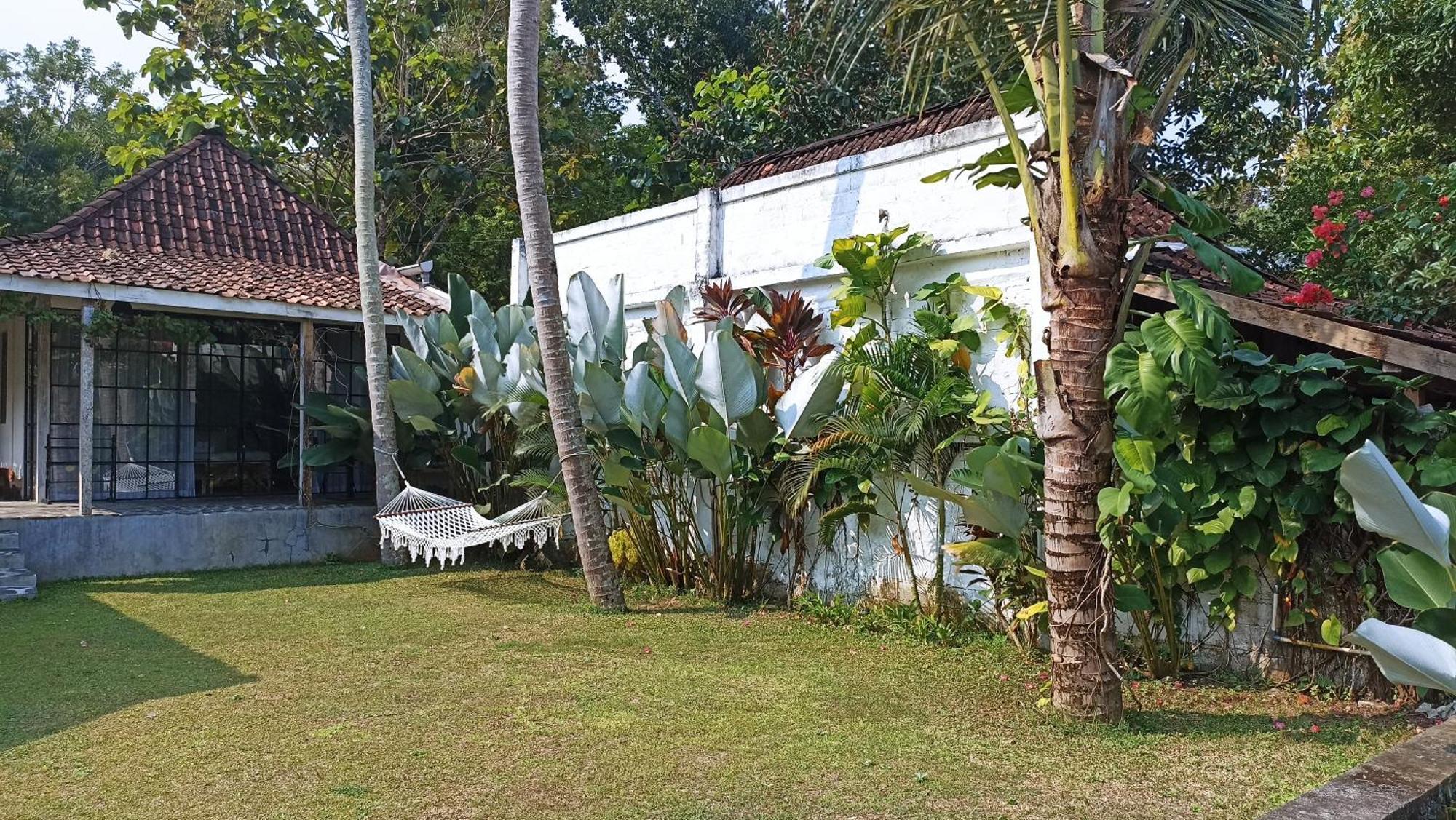 Sunmoonstarvillas Yogyakarta Jarakan Exterior photo